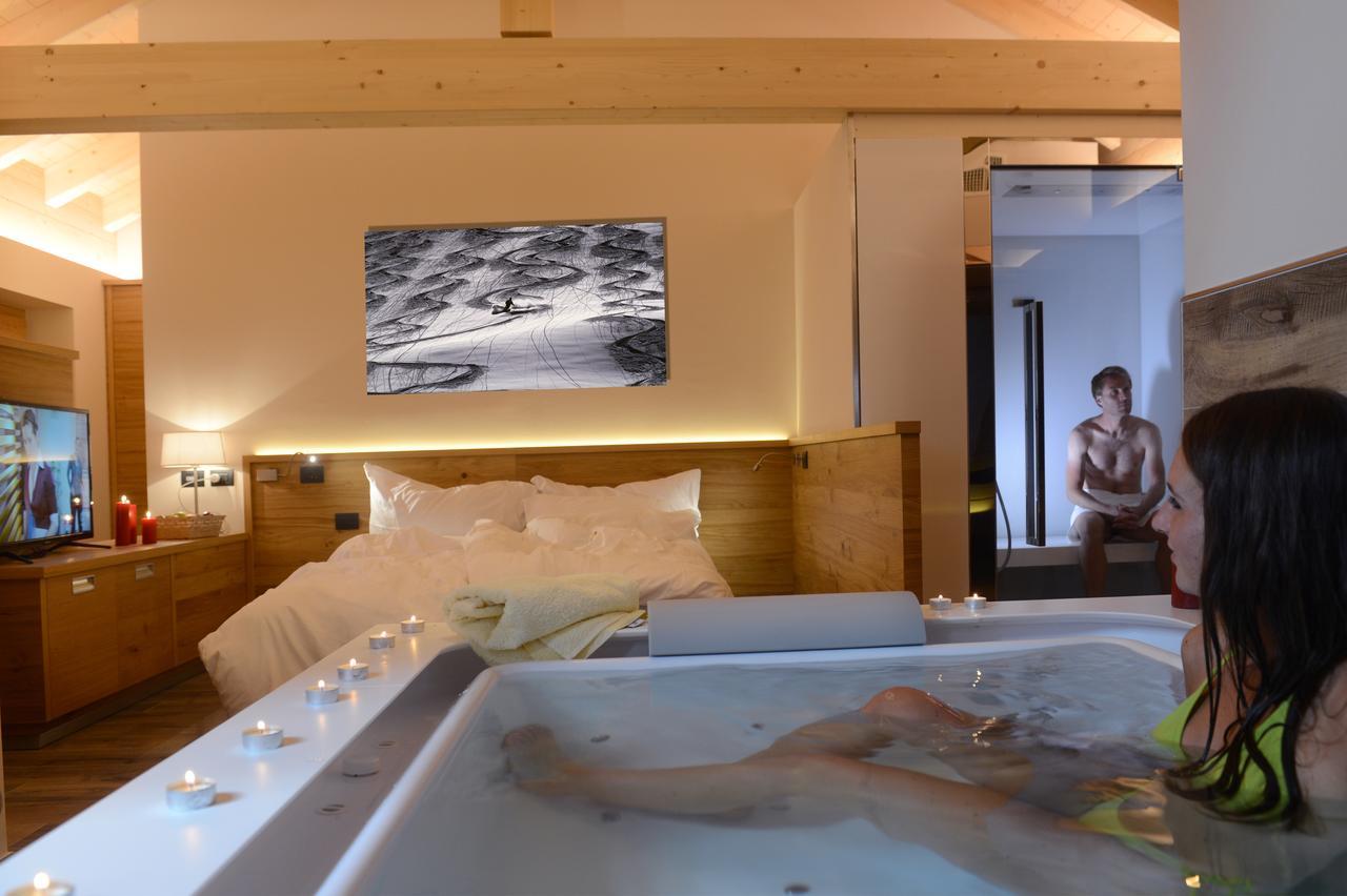 Suite with Spa Bath and Balcony,646826586:JPEG